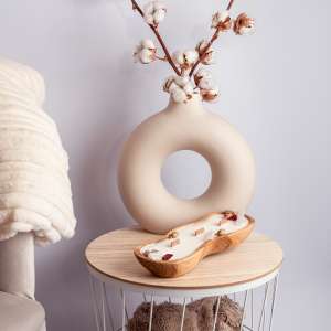 Wavy dough bowl met Seleniet en rozen