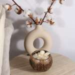 Kokosnoot bowl met witte waxmelts bloemen
