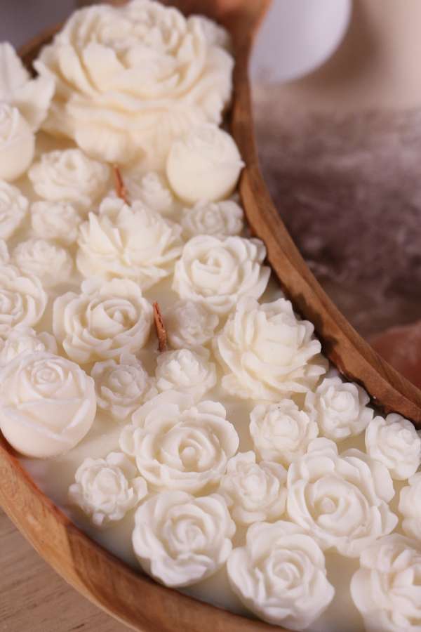 Balinese Halve maan dough bowl met romantische smelt bloemen - Afbeelding 8