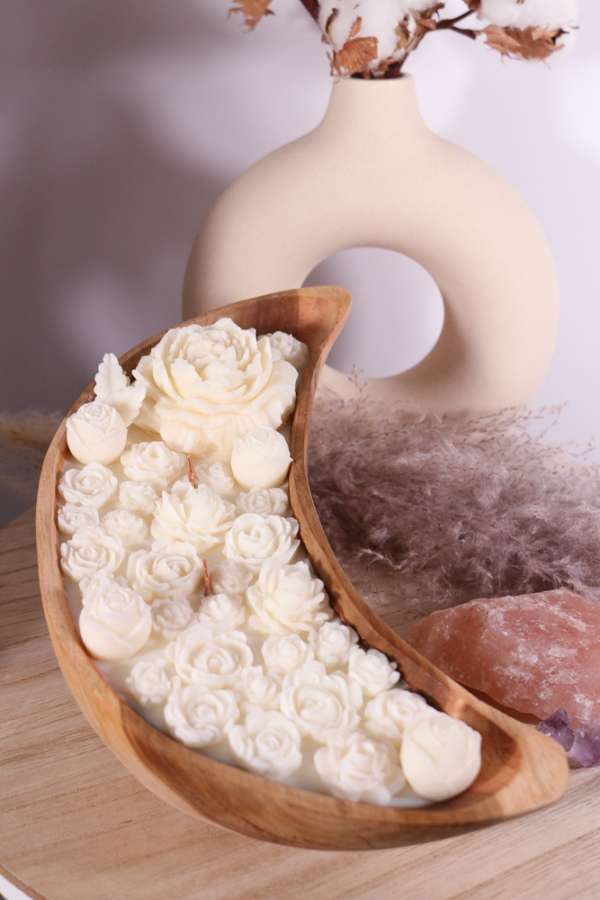 Balinese Halve maan dough bowl met romantische smelt bloemen - Afbeelding 3